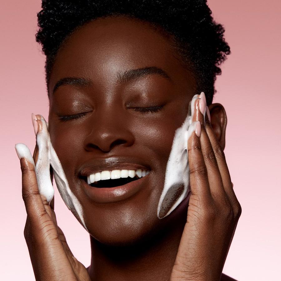 FOAMING FACE WASH